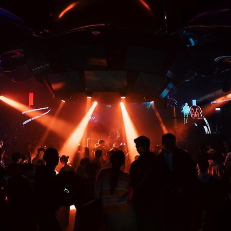 Studio City Hotel Makau Zewnętrze zdjęcie The nightclub in 2012