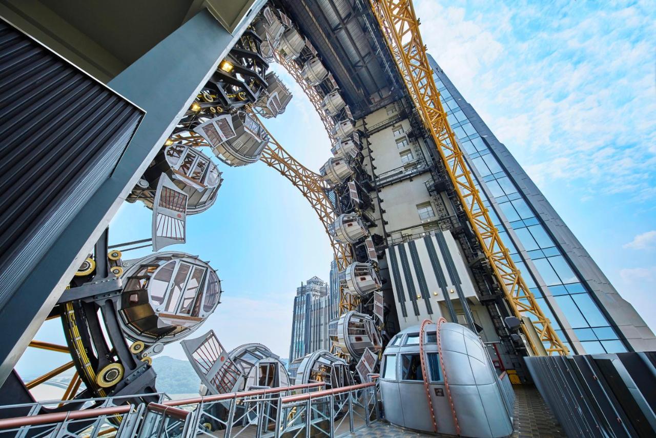 Studio City Hotel Makau Zewnętrze zdjęcie The 100-metre-long (330 ft) beam of the MAGIC telescopes