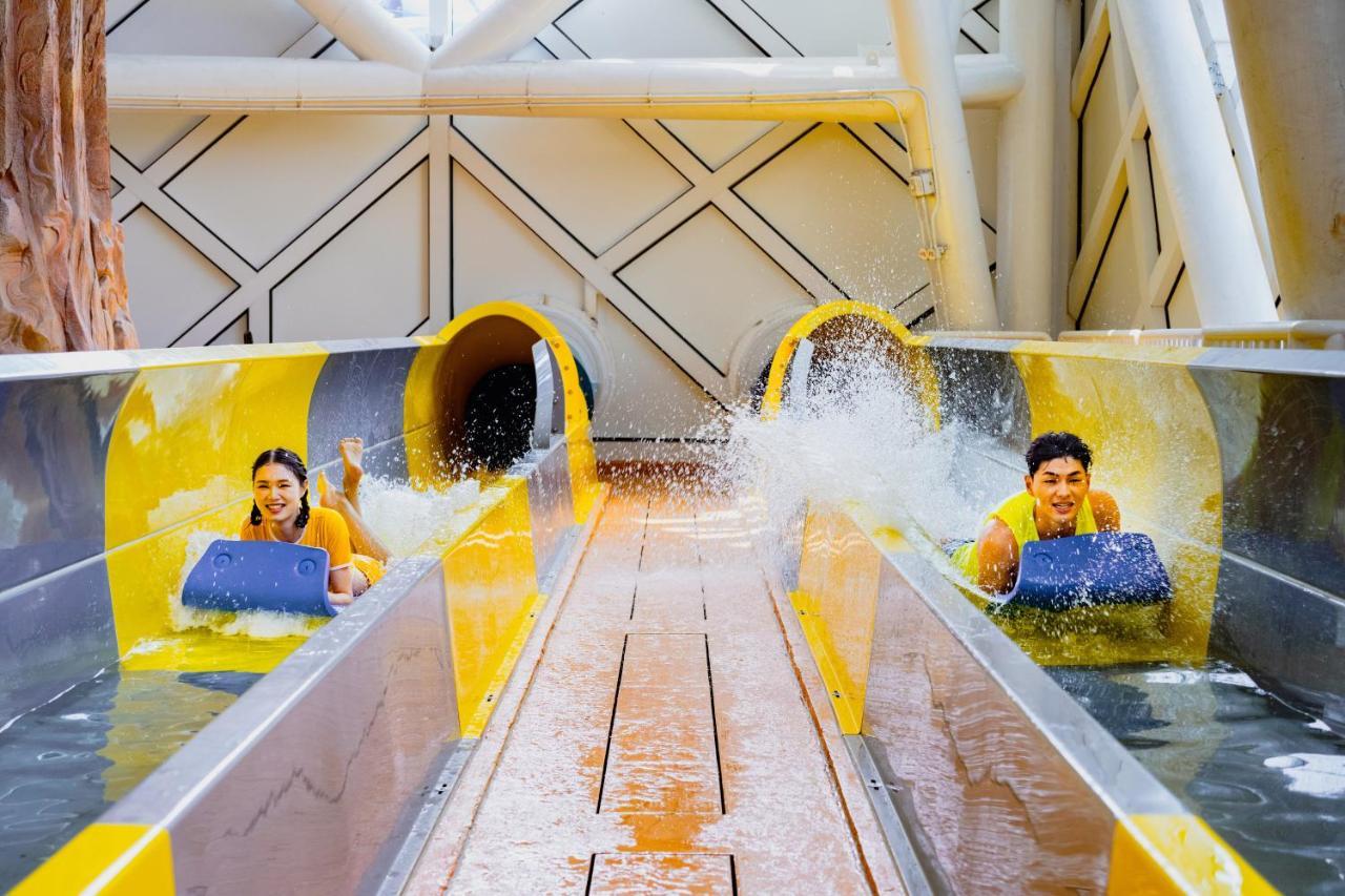 Studio City Hotel Makau Zewnętrze zdjęcie The 2018 slide race