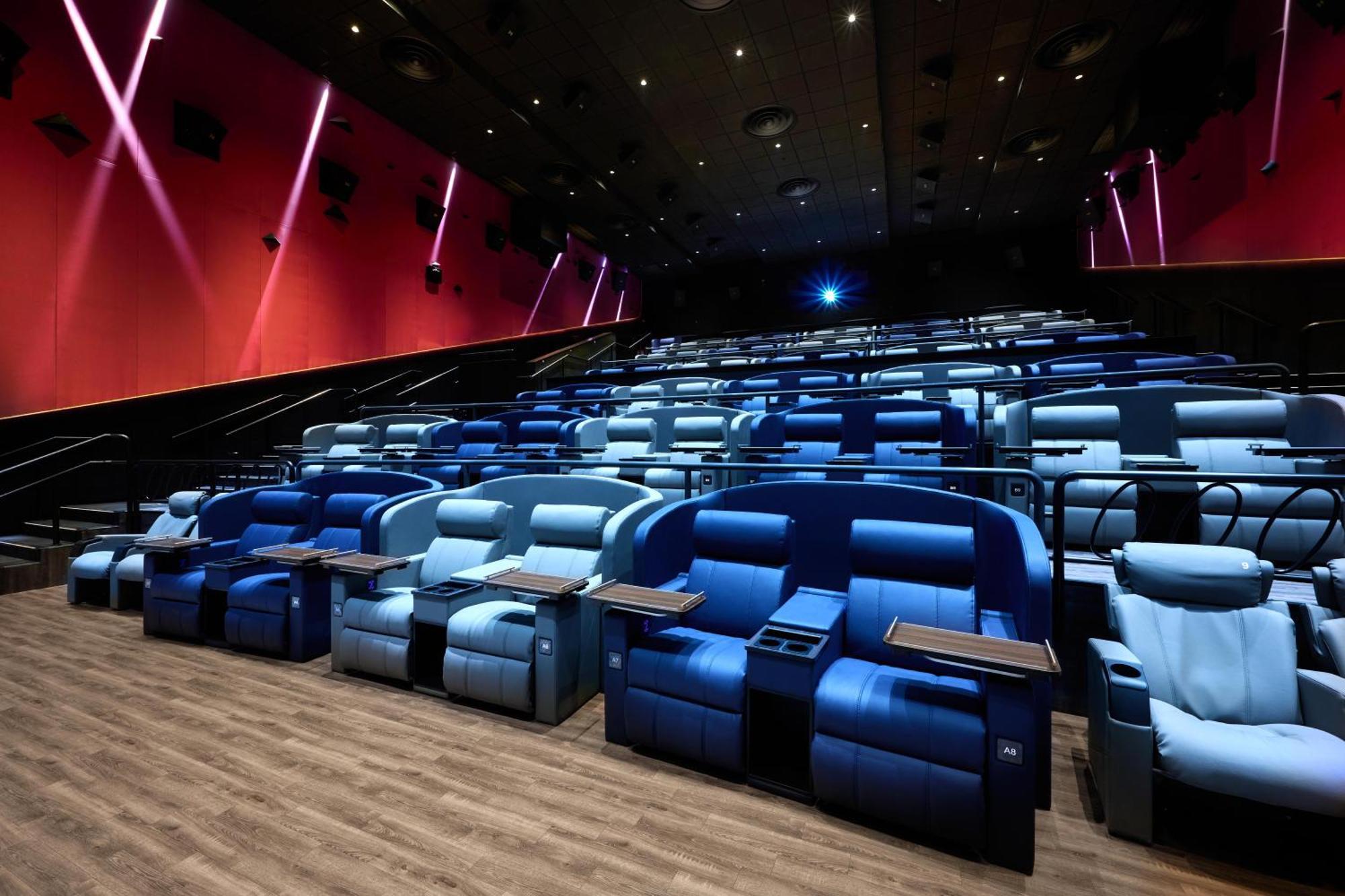 Studio City Hotel Makau Zewnętrze zdjęcie The interior of a typical movie theater